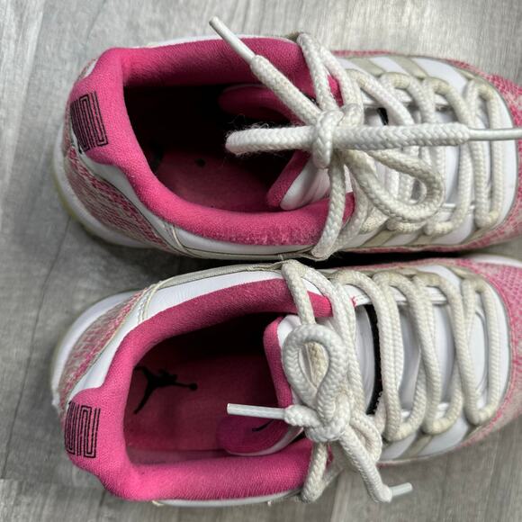 Nike Air Jordan 11 Retro Low Pink Snakeskin Women's Size 8 1/2 AH7860-106 - Picture 4 of 9